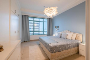 Hashtag Holiday Home - 1BDR Apartment in Marina Crown, trendy location & vintage elegance, Dubai